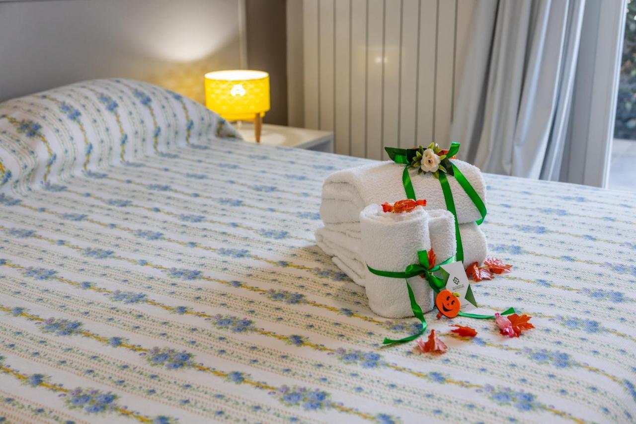 La Collina Di Montegrappa - Suites With Heated Private Pool - Suites With Shared Pool Tuglie Eksteriør bilde