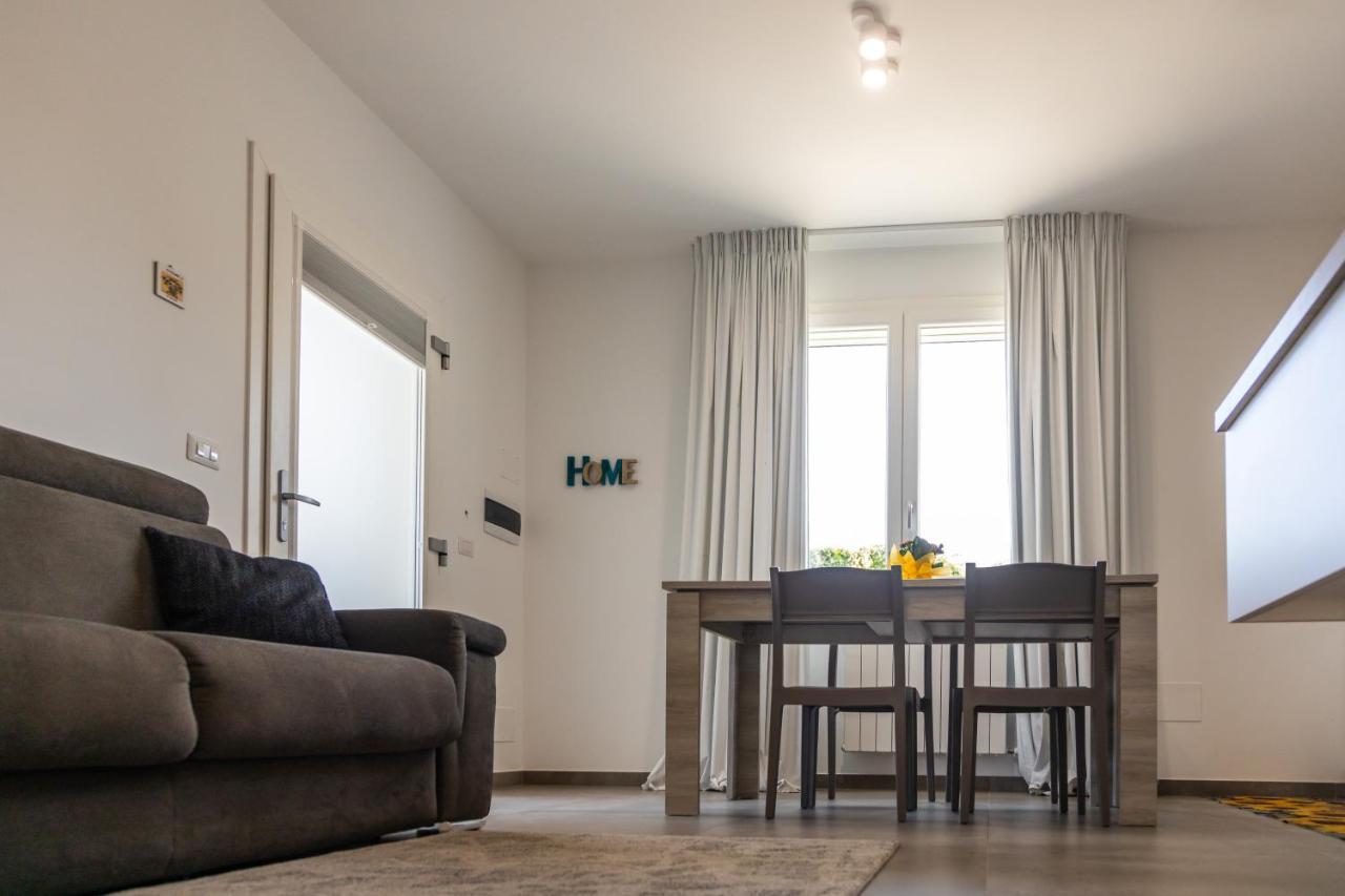 La Collina Di Montegrappa - Suites With Heated Private Pool - Suites With Shared Pool Tuglie Eksteriør bilde