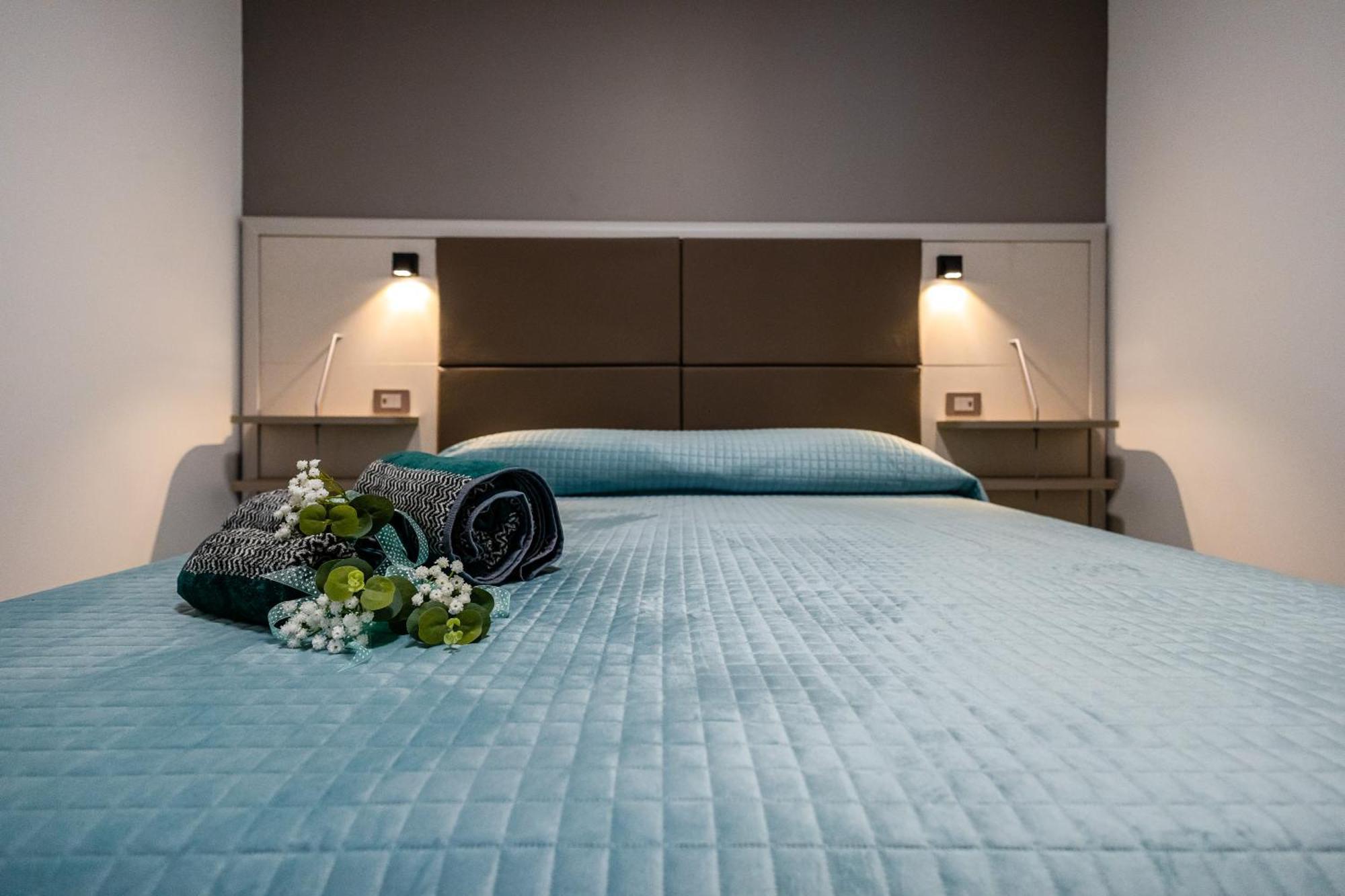 La Collina Di Montegrappa - Suites With Heated Private Pool - Suites With Shared Pool Tuglie Eksteriør bilde