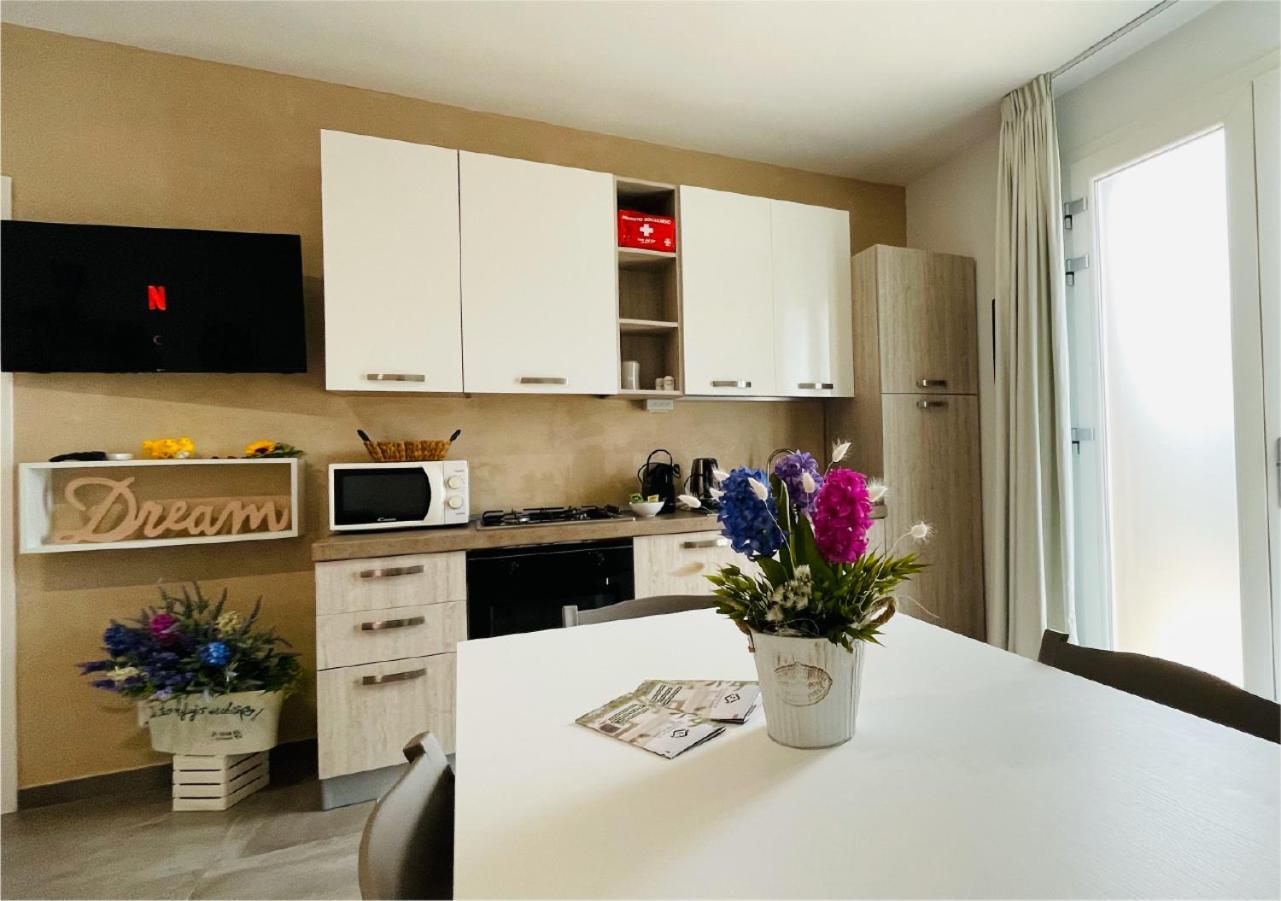La Collina Di Montegrappa - Suites With Heated Private Pool - Suites With Shared Pool Tuglie Eksteriør bilde