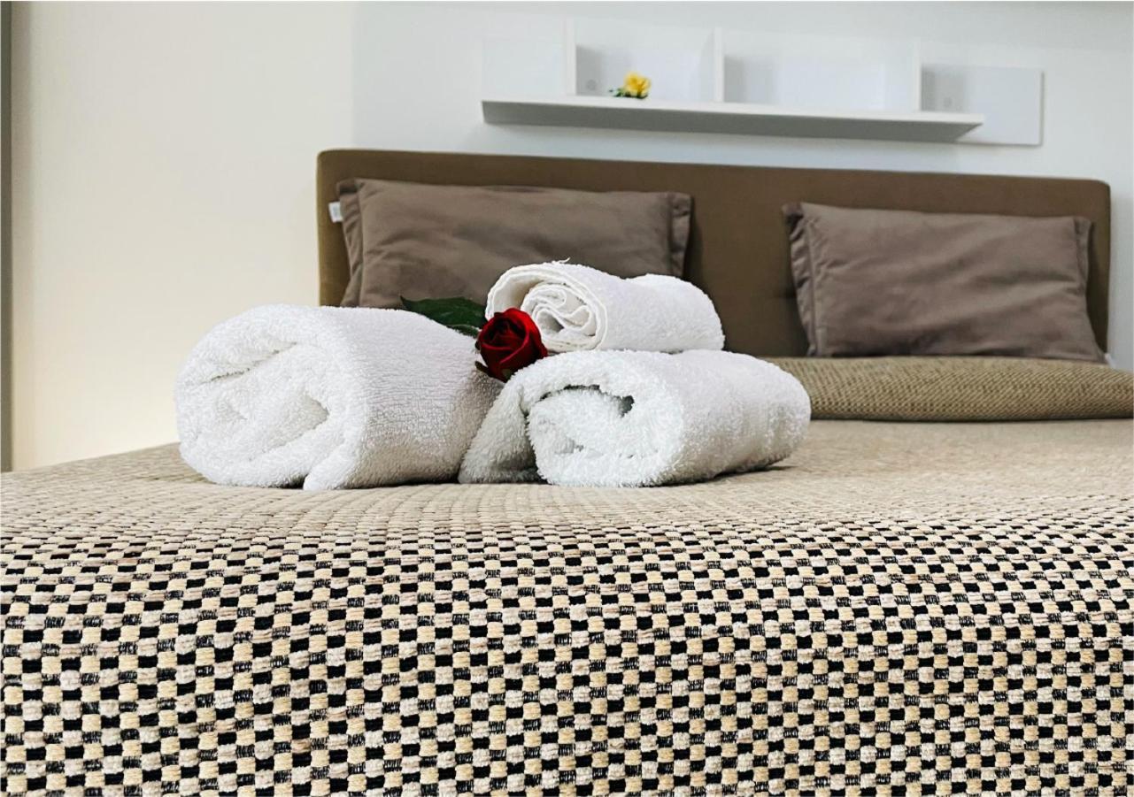La Collina Di Montegrappa - Suites With Heated Private Pool - Suites With Shared Pool Tuglie Eksteriør bilde