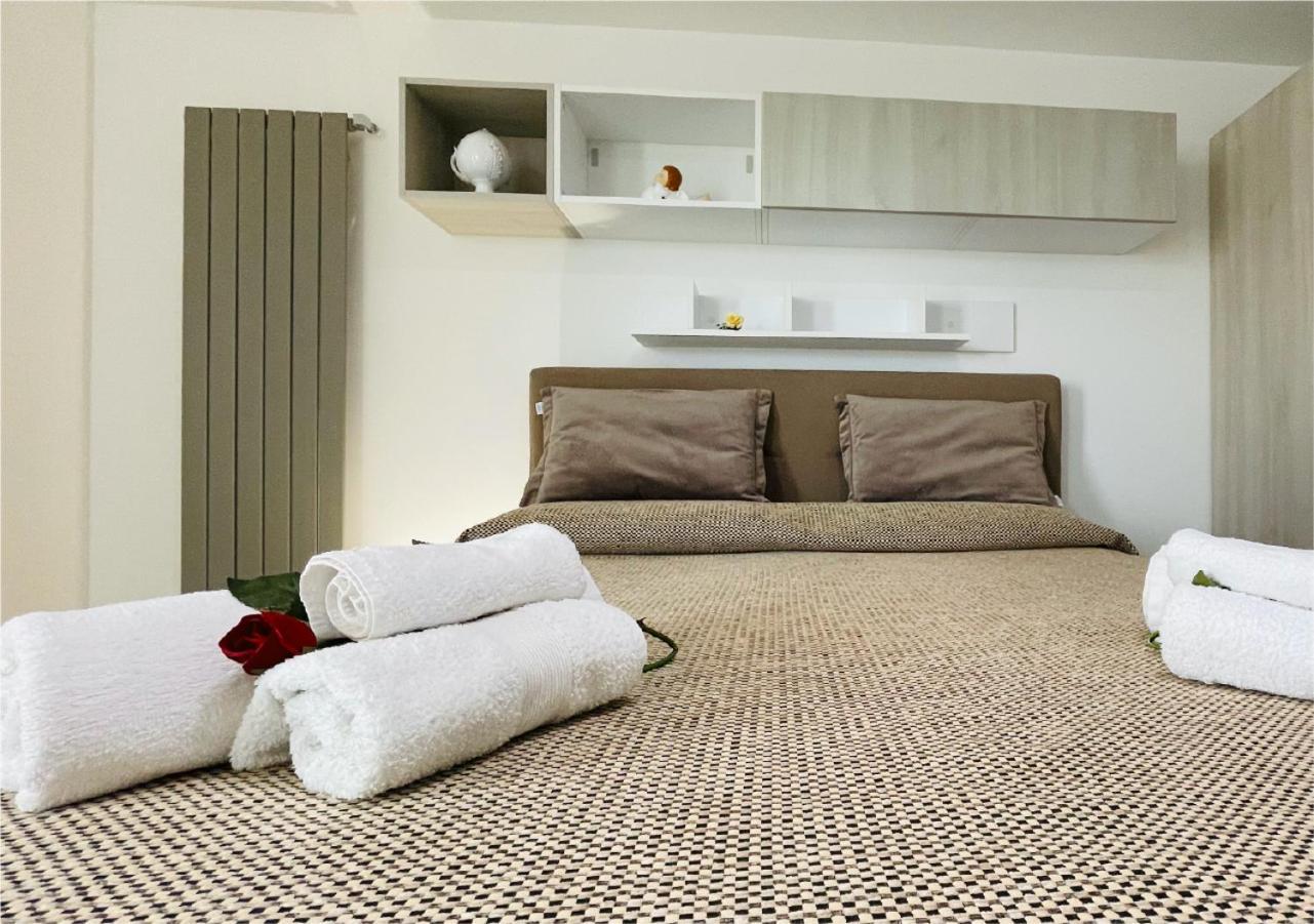 La Collina Di Montegrappa - Suites With Heated Private Pool - Suites With Shared Pool Tuglie Eksteriør bilde